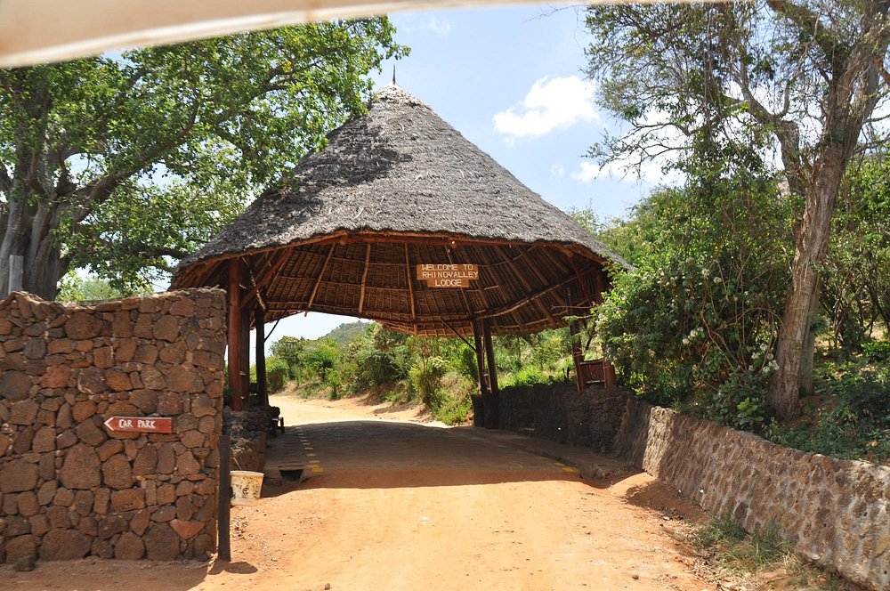 Rhino Valley Lodge